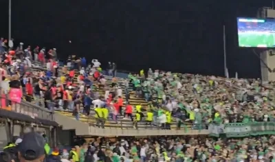 Riña entre barras de Nacional y Junior.