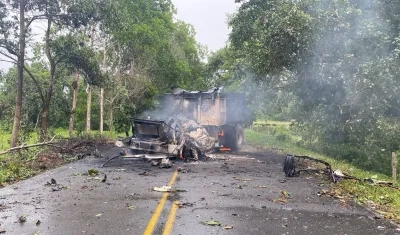 La guerrilla lanzó explosivos desde este vehículo a la base militar. 