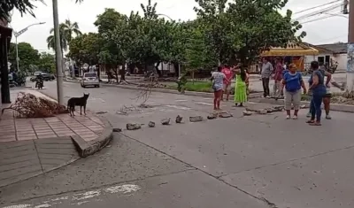 Bloqueo en la carrera 8 C con calle 41. 