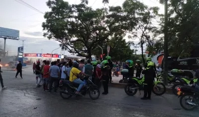 Bloqueo en la prolongación de Murillo, cerca del Portal de Soledad. 