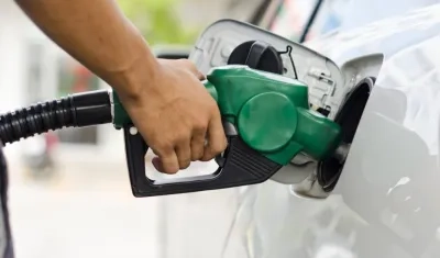 Las estaciones de gasolina deben ajustarse a este nuevo precio. 