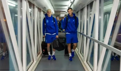 Jugadores de Argentina en el aeropuerto Ernesto Cortissoz.