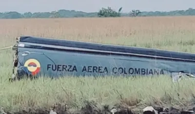 Así quedó el helicóptero de la Fuerza Aérea.