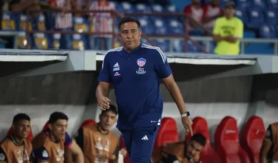 César Farías sumó su primer puntos como técnico de Junior.