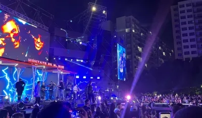 La Plaza de la Paz se vistió de color para recibir a Julio Rojas y Tavo Sumoza. 