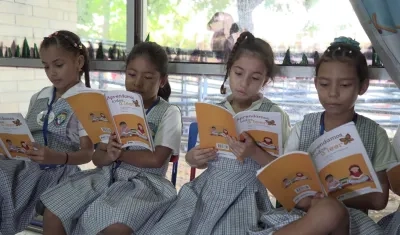 Lectura en una Institución Educativa de Barranquilla.