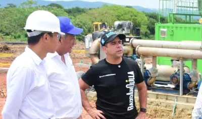 Alcalde Alejandro Char en su visita 'Los Pocitos'.
