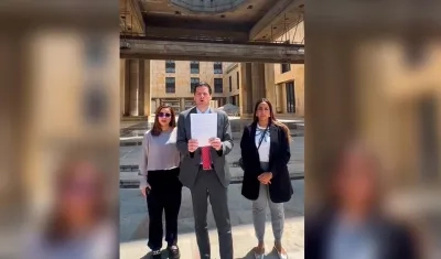 Senador Mauricio Gómez. 