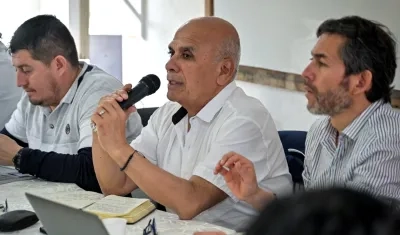 Imagen de la mesa de diálogo.