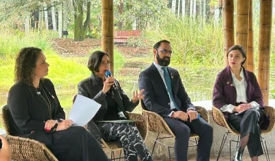 La ministra de Transporte, María Constanza García; la ministra de Ambiente, Susana Muhamad; el ministro de Minas, Andrés Camacho, y el ministro de Agricultura, Martha Carvajalino.
