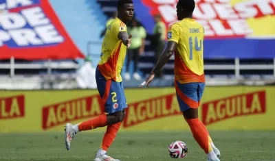 Mosquera celebrando su gol.