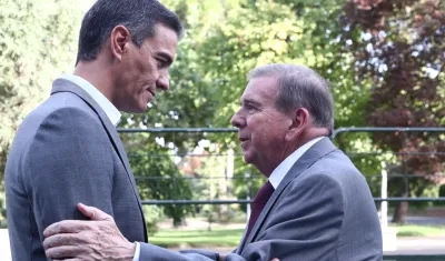 Pedro Sánchez y Edmundo González.