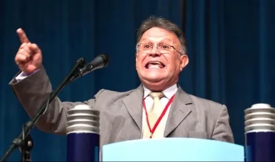 Charles William Schultz Navarro.