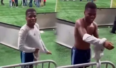 Déiber Caicedo durante el diálogo con aficionados del Junior.