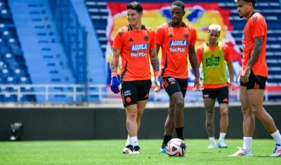 James Rodríguez, Jhon Jáder Durán y Luis Díaz, tridente ofensivo de Colombia contra Argentina.