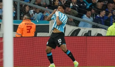Roger Martínez celebra su gol ante Boca Juniors.