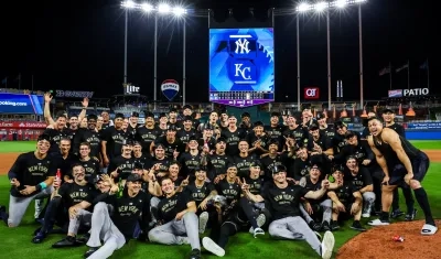 Los Yanquis celebrando su clasificación ante los Reales. 