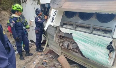 Accidente de bus con estudiantes en La Mesa.