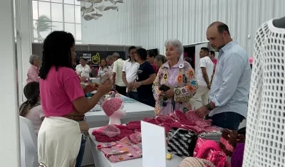 La directora del 'Club de tejedoras' Merce Botero.