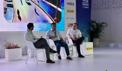 El Alcalde de Cartagena, Dumek Turbay en el XV Encuentro Regional de Infraestructura.
