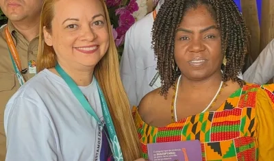 Diputada Alejandra Moreno junto a Francia Márquez.