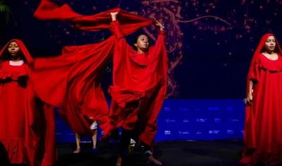 Pueblos indígenas durante su ritual. 