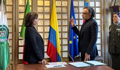 Posesión de Armando Bendetti.