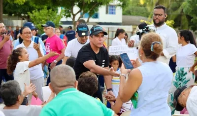 El alcalde Char con la comunidad en La Unión.
