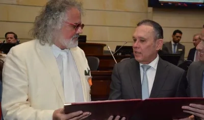 El arquitecto José Pérez y el presidente del Senado, Efraín Cepeda.