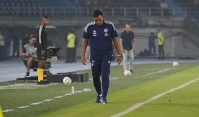 El técnico de Junior, César Farías.