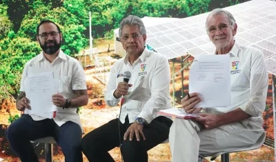 Ministro de Minas Andrés Camacho, Humberto Mendieta y el Gobernador Eduardo Verano.