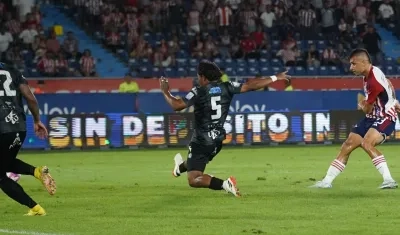 El tercer gol del Junior marcado por Steven 'Titi' Rodríguez.