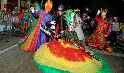 Desfile de la Guacherna Gay.