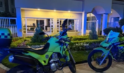 La Policía llegó al conjunto residencial donde ocurrió la balacera. 