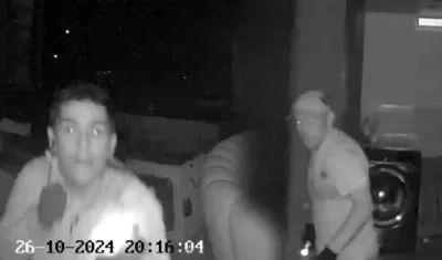 Ladrones captados por las cámaras de seguridad. 