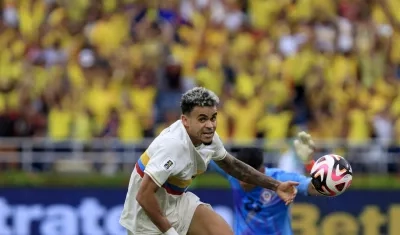 Luis Díaz celebrando su gol.