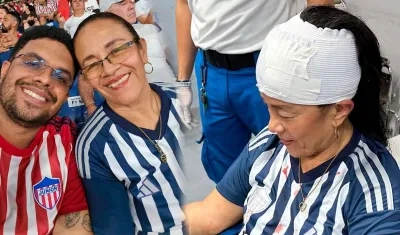 Imágenes de la mujer con su hijo y también cuando era atendida.