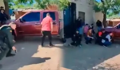 Momentos del intercambio de disparos.