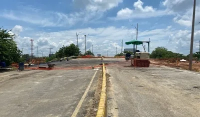 El puente de la calle 30 con las nuevas capas de asfalto.