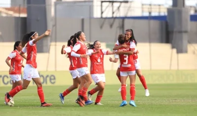 La celebración de las jugadoras de Santa Fe.