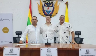Santiago Arias (primer vicepresidente), Andrés Ortiz (presidente) y Antonio Bohórquez (segundo vicepresidente), mesa directiva del Concejo de Barranquilla para 2025.
