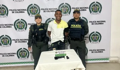 El capturado se fue en carcajadas durante su procedimiento judicial.