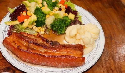 Chicharrón en salsa crujiente del restaurante 'El cerdo sabrozón'. 