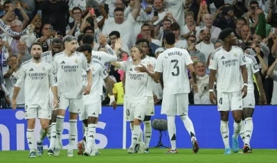 Jugadores del Real Madrid celebrando el segundo gol.