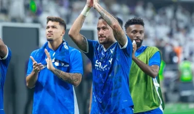 Neymar no pudo contener la emoción tras retornar a las canchas. 