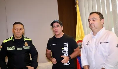 Alcalde de Barranquilla, Alejandro Char, junto al comandante de la Policía Metropolitana, general Herbert Benavidez. 