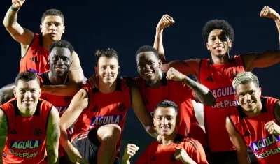 Integrantes de la Selección Colombia en un entrenamiento previo al partido contra Chile. 