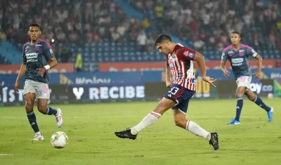 El argentino Nicolás Zalazar tuvo varias opciones de gol contra el Medellín.