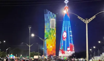 Imágenes del Árbol en la navidad de 2023. 