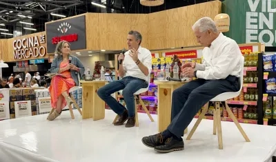 Carlos Calleja (presidente) y Carlos Giraldo (gerente general) en rueda de prensa este jueves en el Centro Comercial Viva.